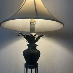 Vintage Style Floor Lamp (Read Description)