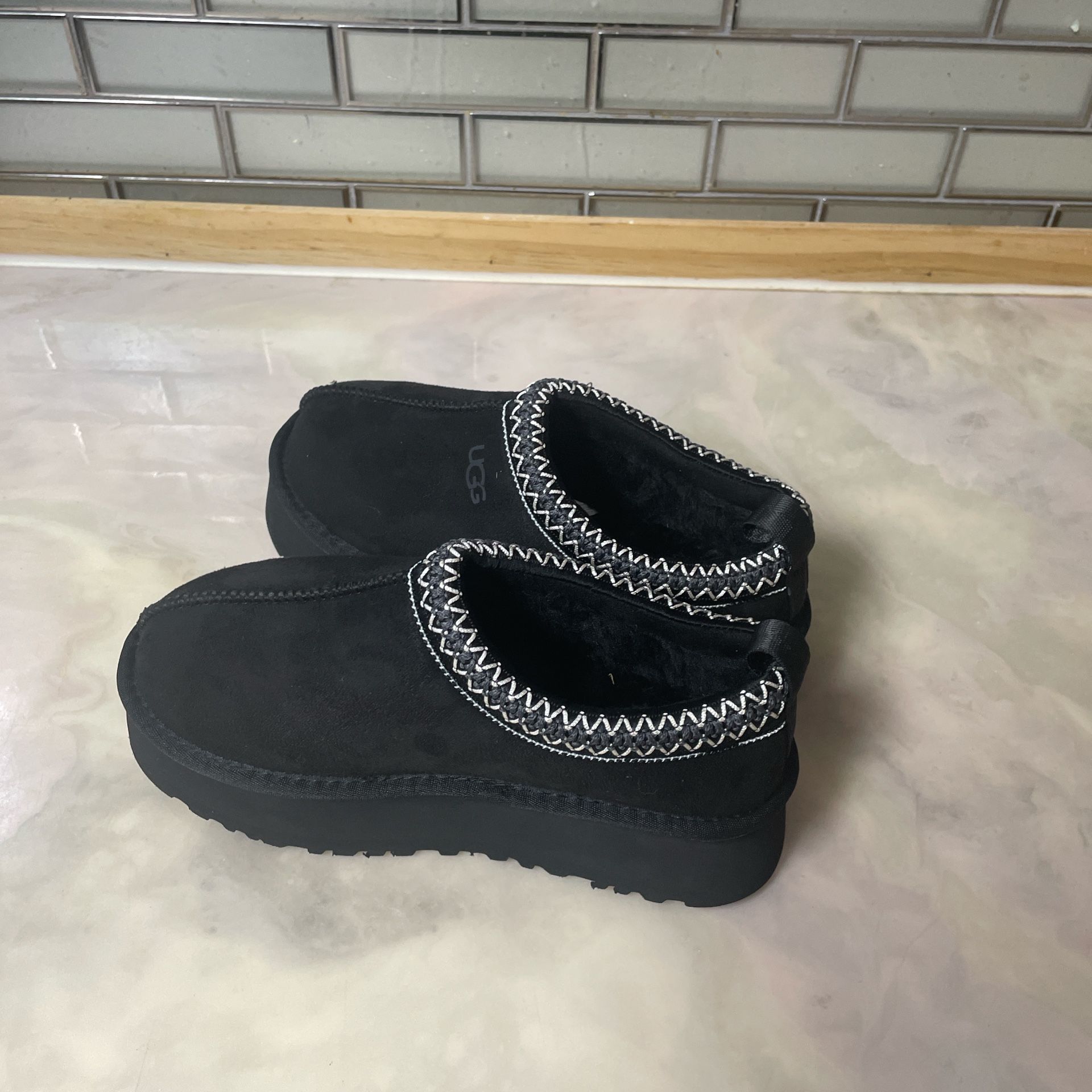 Ugg Tasman Black Slippers *BEST OFFER *