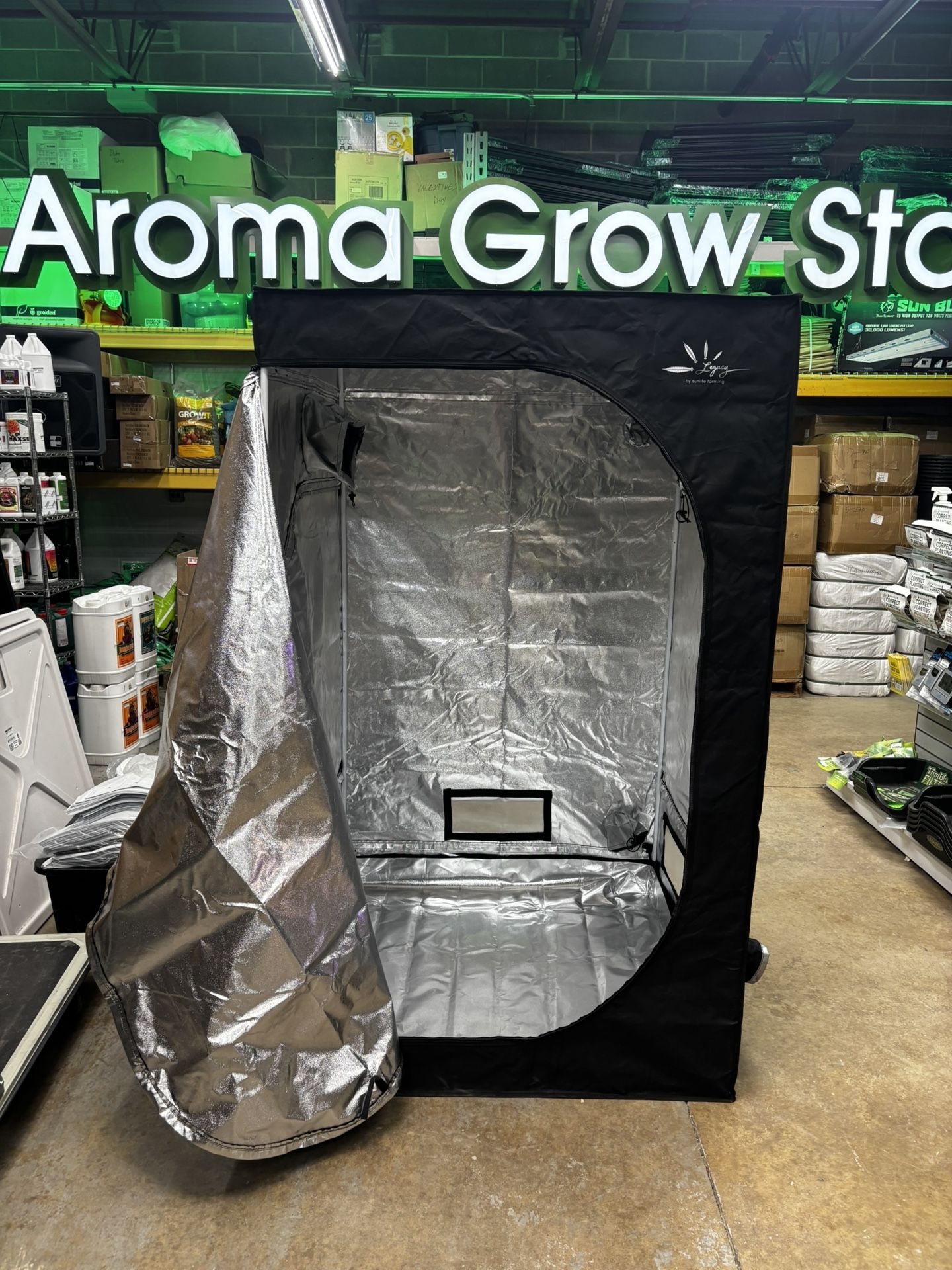 4’ X 4’ Grow Tent New In Box Legacy By Sunlife