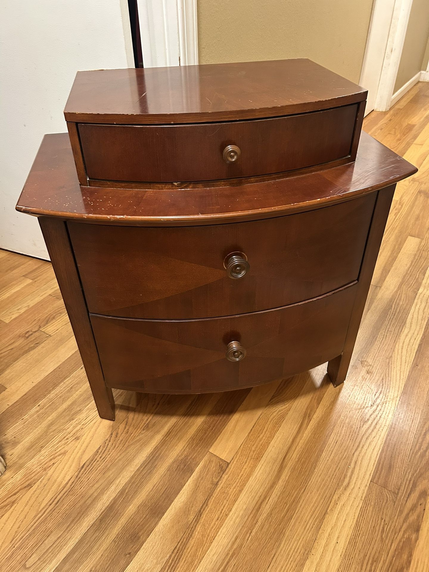 3-drawer Top Antique Dresser. Read Description