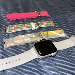 APPLE WATCH 40mm SE (SHOOT AN OFFER)