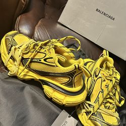 Balenciaga sneakers-Yellow
