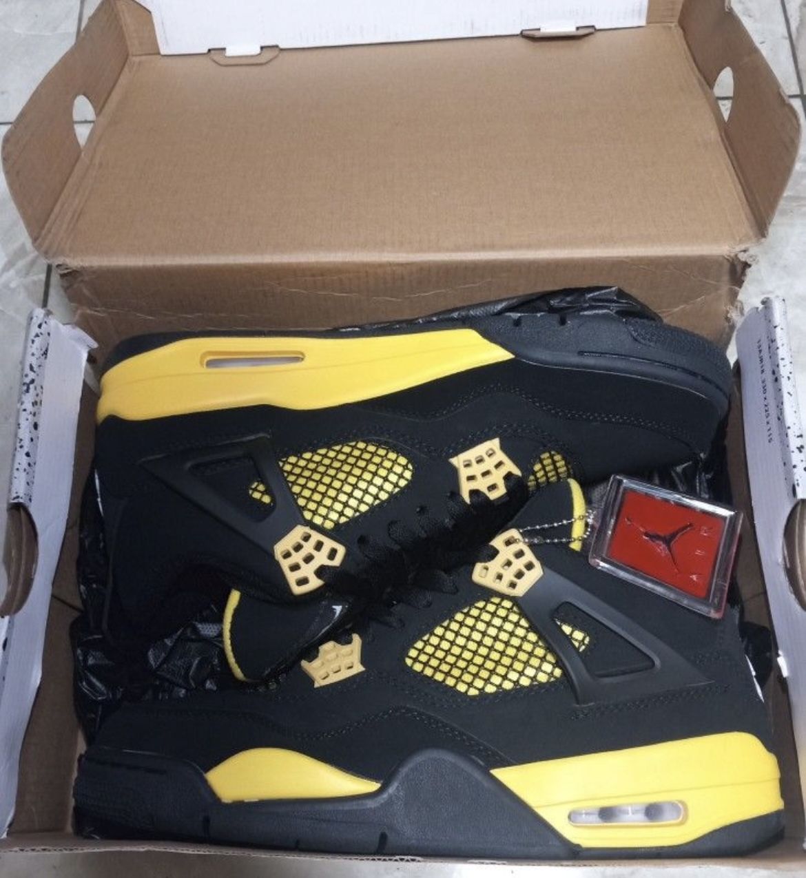 Thunder Jordan 4