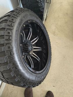 33x12.5x20 mud tires and rims. I have 5 rims and tires