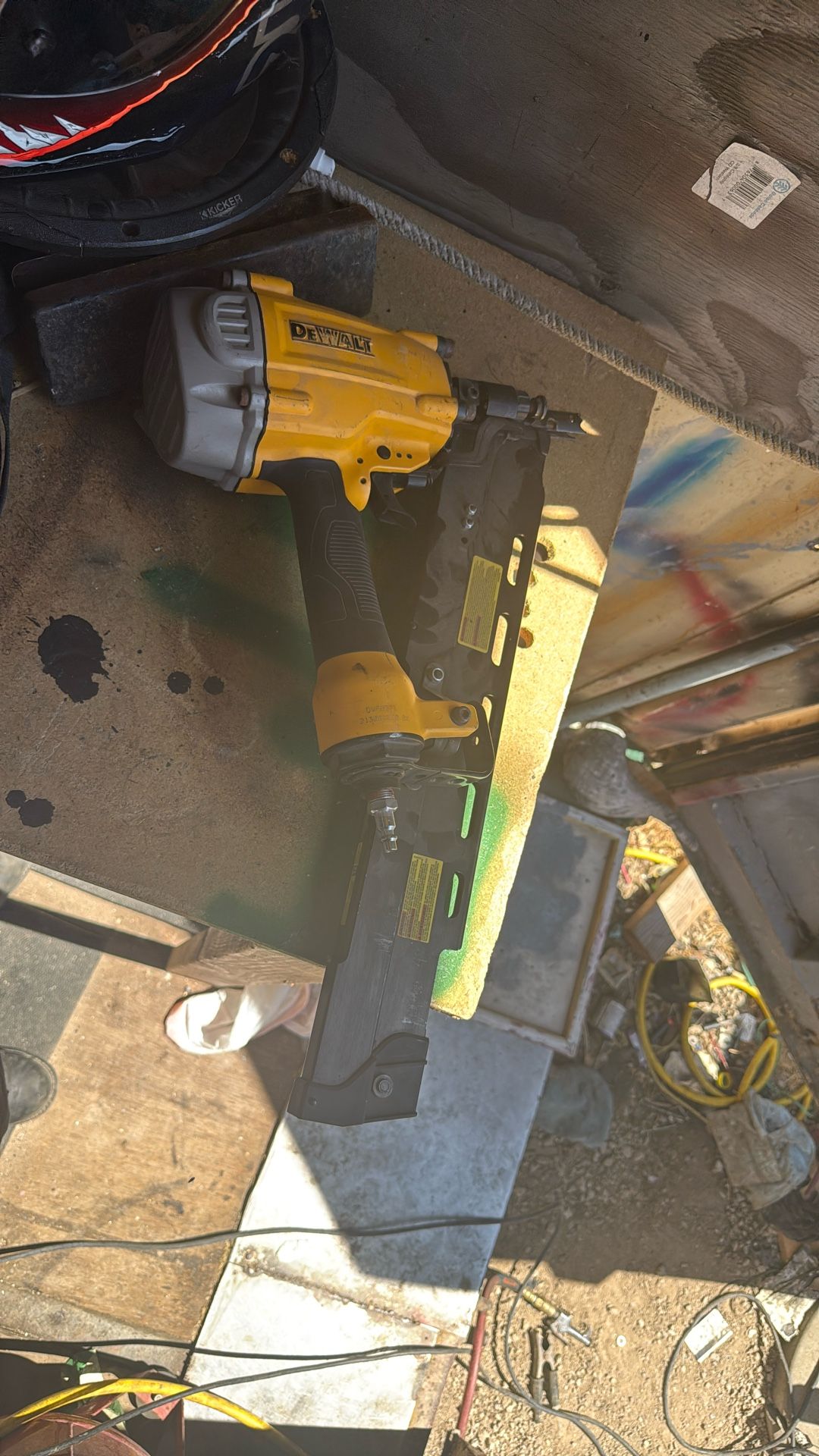 Dwalt Nail Gun