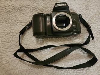 Two Nikon f-601 ( N6006) 