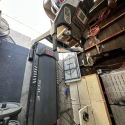Free Sole F63 Treadmill( Needs New Computer)