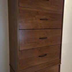 Two bedroom Dressers with 4 drawers, livingroom, Office, Storage Cabinet