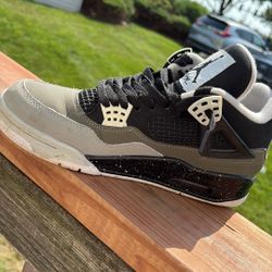 Jordan 4s 
