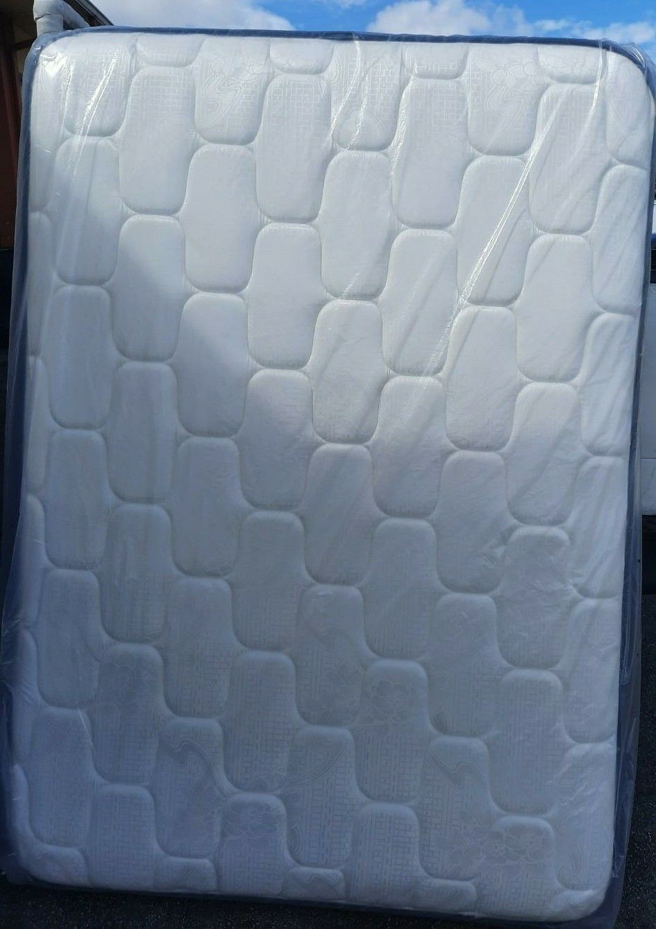 GREAT SALE FULL PLUSH MATTRESS AND BOX SPRING