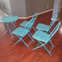 Metal set with four chairs 24", juego dé mesa con cuatro sillas, de metal 