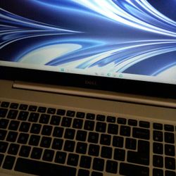 Dell Laptop i7 Windows 11 1tb Hd 8gb Ram. Touch Screen Charger Included 