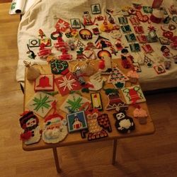 HAND MADE IN EARLY 60s CHRISTIMAS TREE Decorations 100 PECICES very Very GOOD  CONDITION