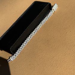 VVS1 Moissanite 925 Cuban link bracelet 7.6 inch & 1mm wide throw offers read description