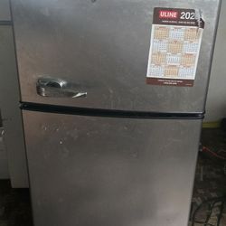 Black Mini Fridge 7.5 Cu. Ft 