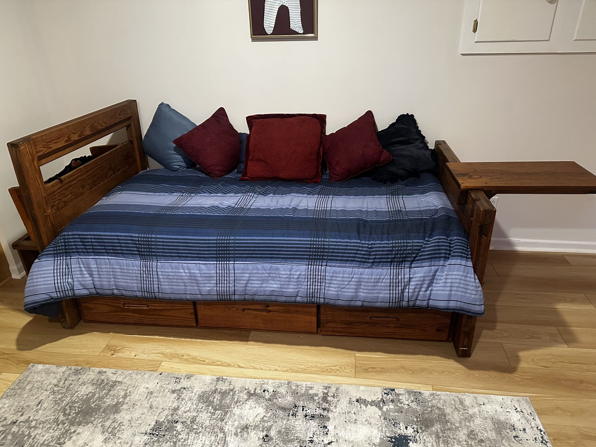 This End Up brand Day Bed And Desk