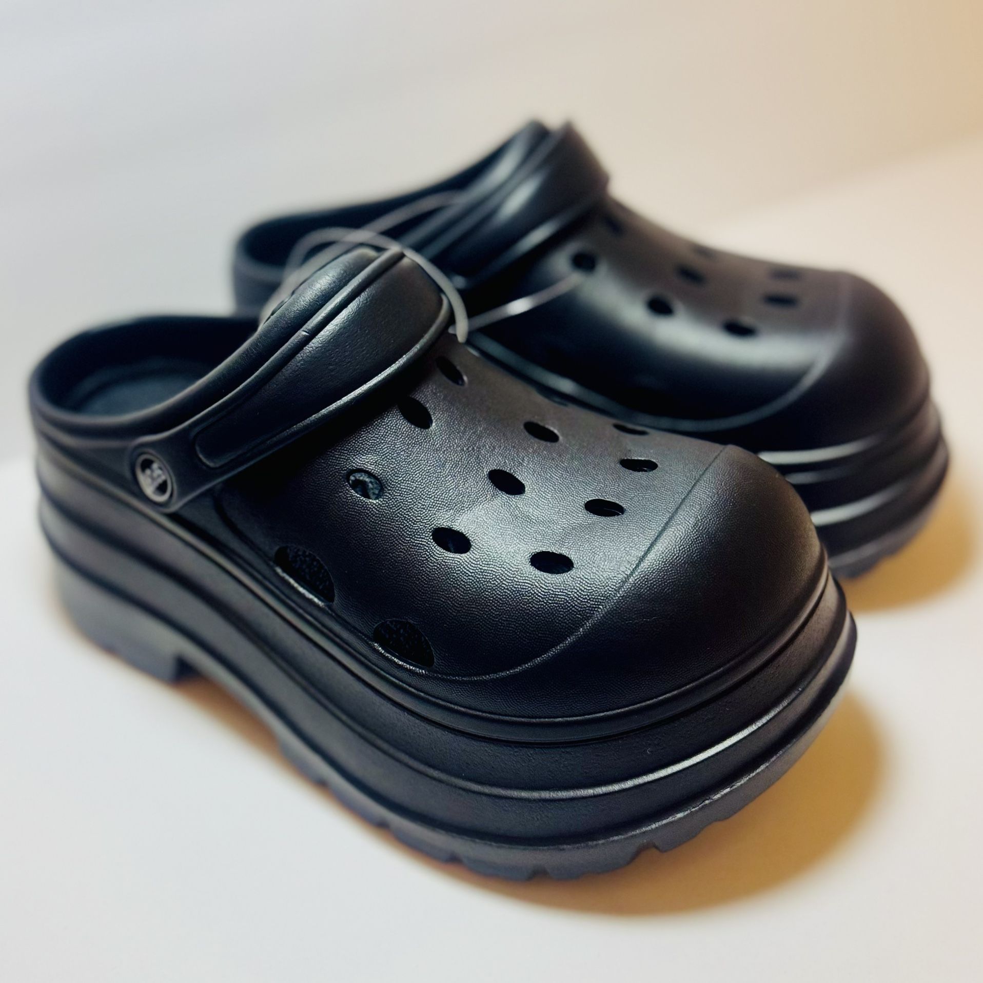 Trendy Black Platform Clogs Size US 8.5-9.5 | EU 40-41 | NWT