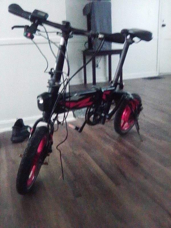 Snap On Ebike Folds Up