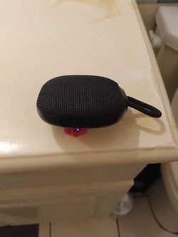 Mini Bluetooth Speaker For Sale $6 Missing Button Still Pressed LOUD