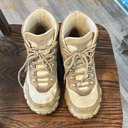 Boots Women’s Size 8