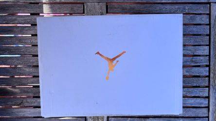 WOMANS AIR JORDONS 1 LOW