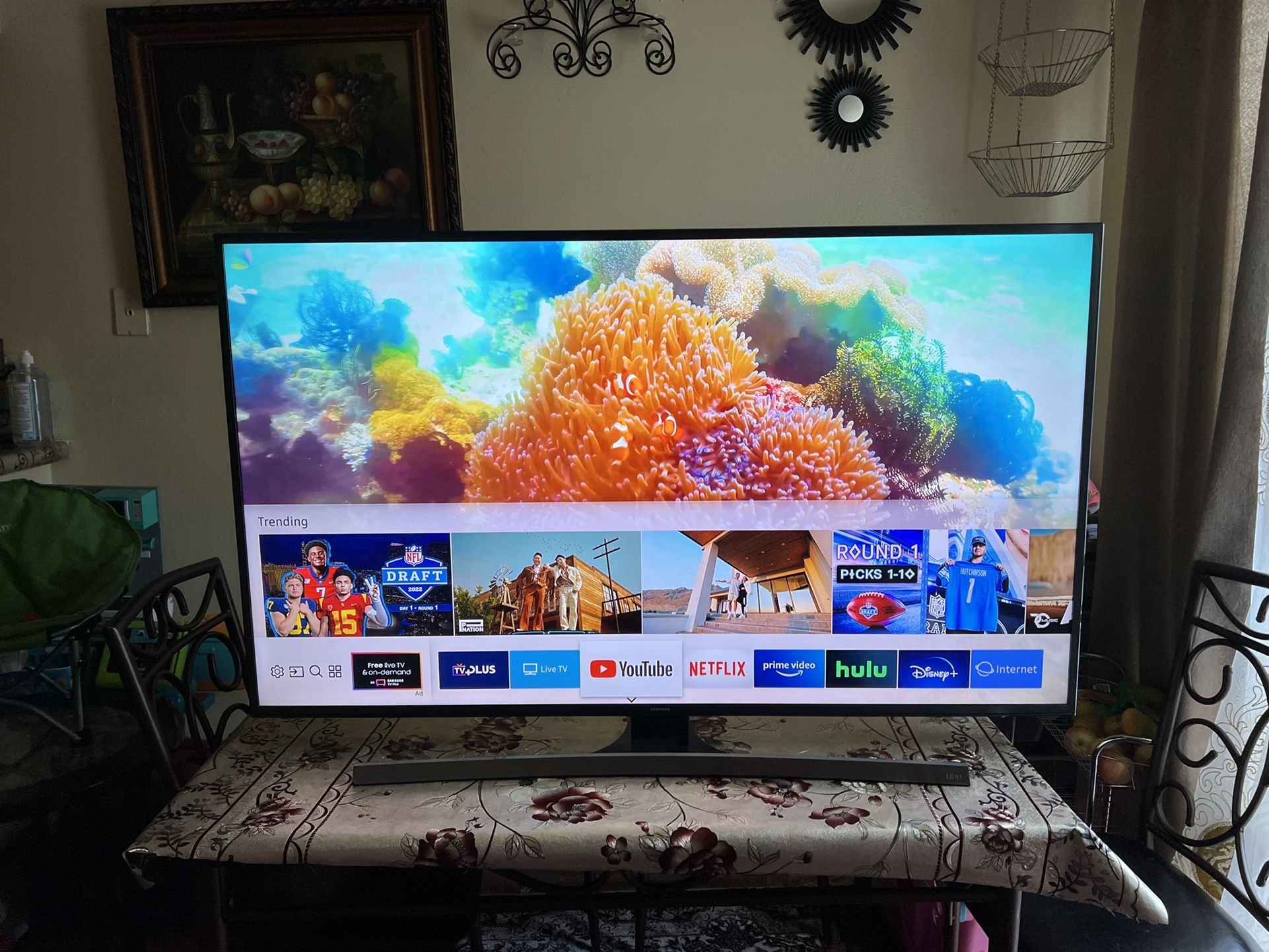 Samsung UN55MU6300 55-Inch 4K Ultra HD Smart LED