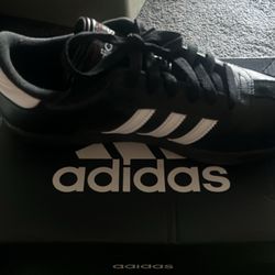 New Adidas Size 6 Women 