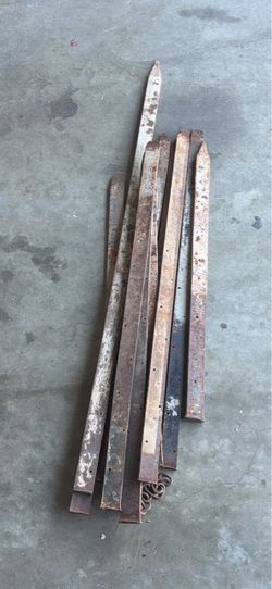 Concrete metal stakes