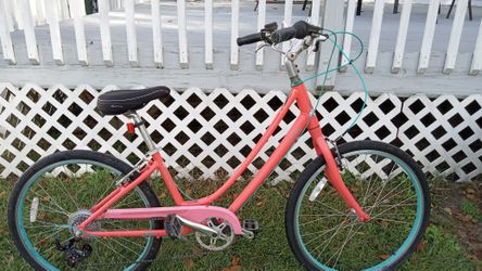 Giant Aluminum Step Through Design Multi-speed Bike Ready To Ride Aluminum Frame 26-in Wheels Stretch Style