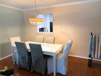 Extendable Dining table w/6 Parson chairs