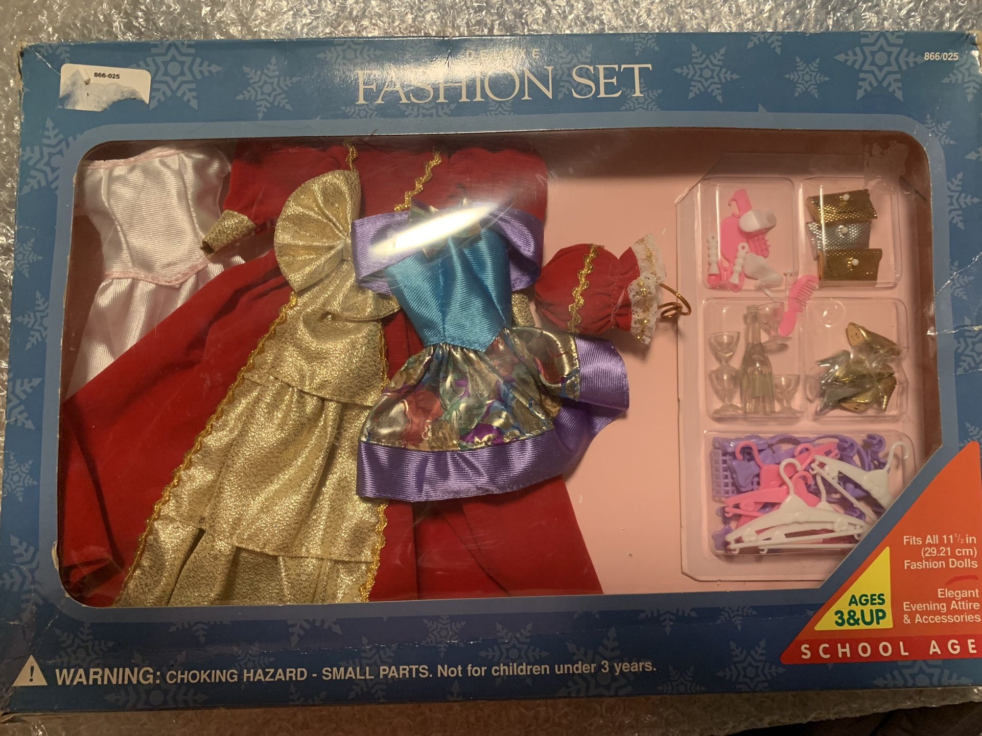 Deluxe Fashion Set Dayton Hudson Doll Clothes vintage Barbie