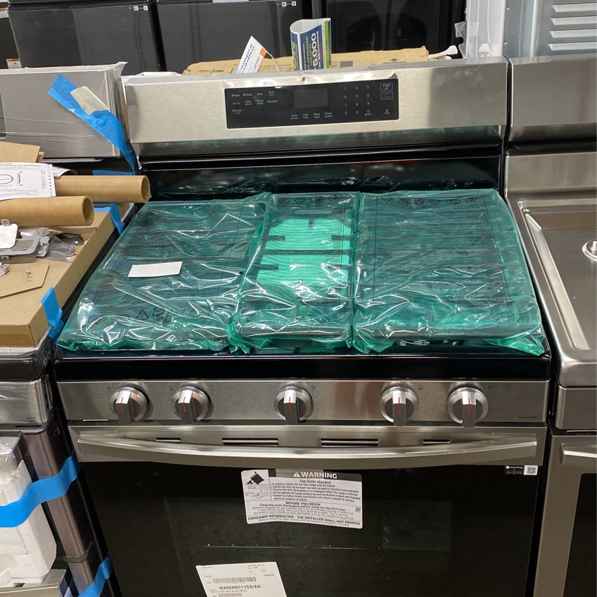 samsung stove 5 burners with air fryer brand new scratch and dents