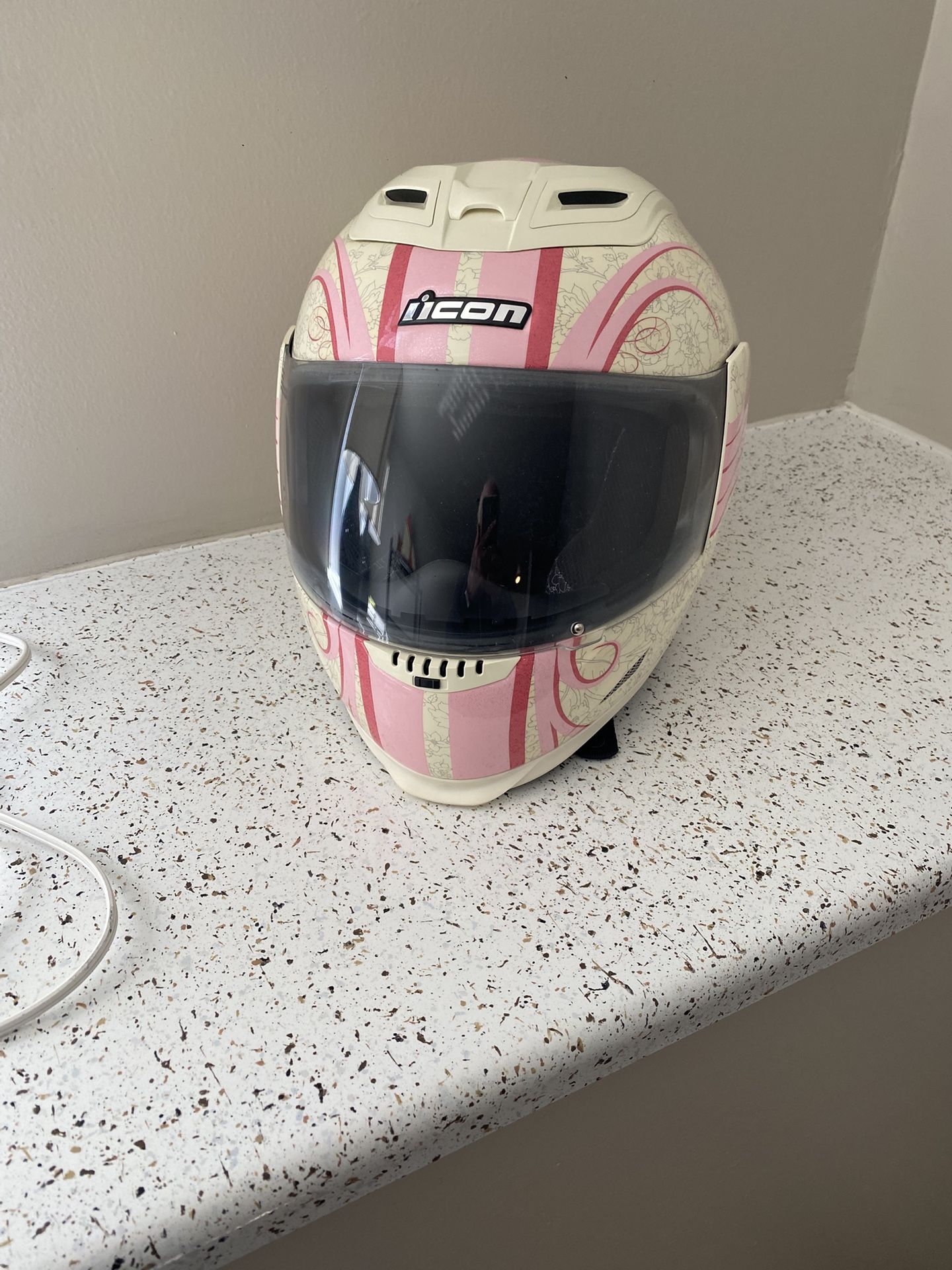 ICON MOTORCYCLE HELMET ADULT. MEDIUM