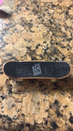 Tech Deck Fingerboard Mini Skateboard