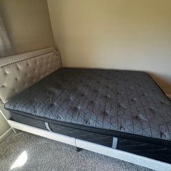Queen Size Bed Frame And Plush Mattress 