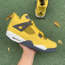 Air Jordan 4 lightning