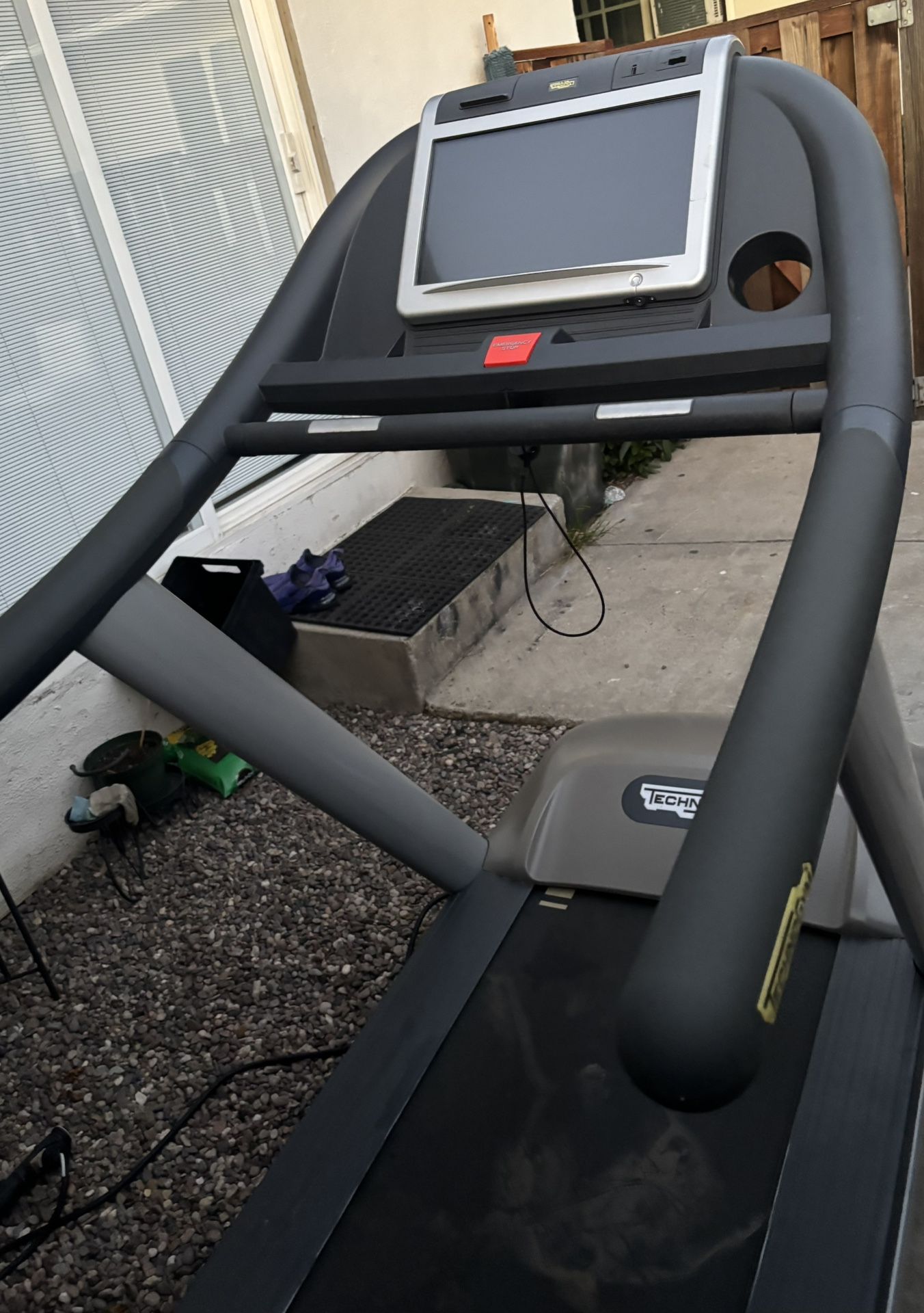 Treadmill Commercial Grade Read The Ad 