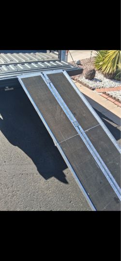 Aluminum Loading Ramps with Non-Slip Surface