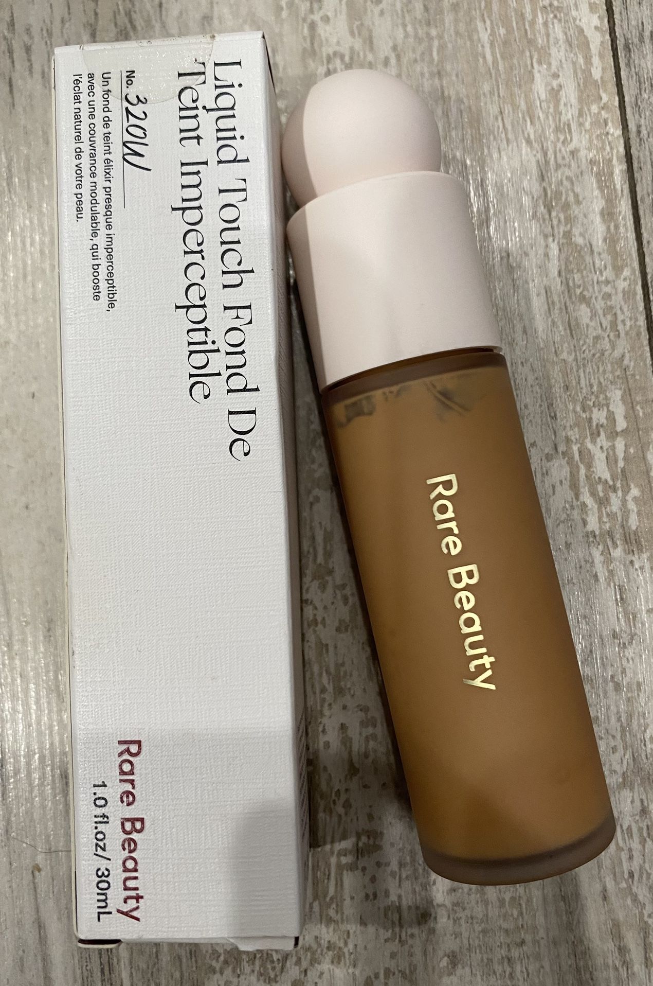 Rare Beauty 320W Liquid Foundation