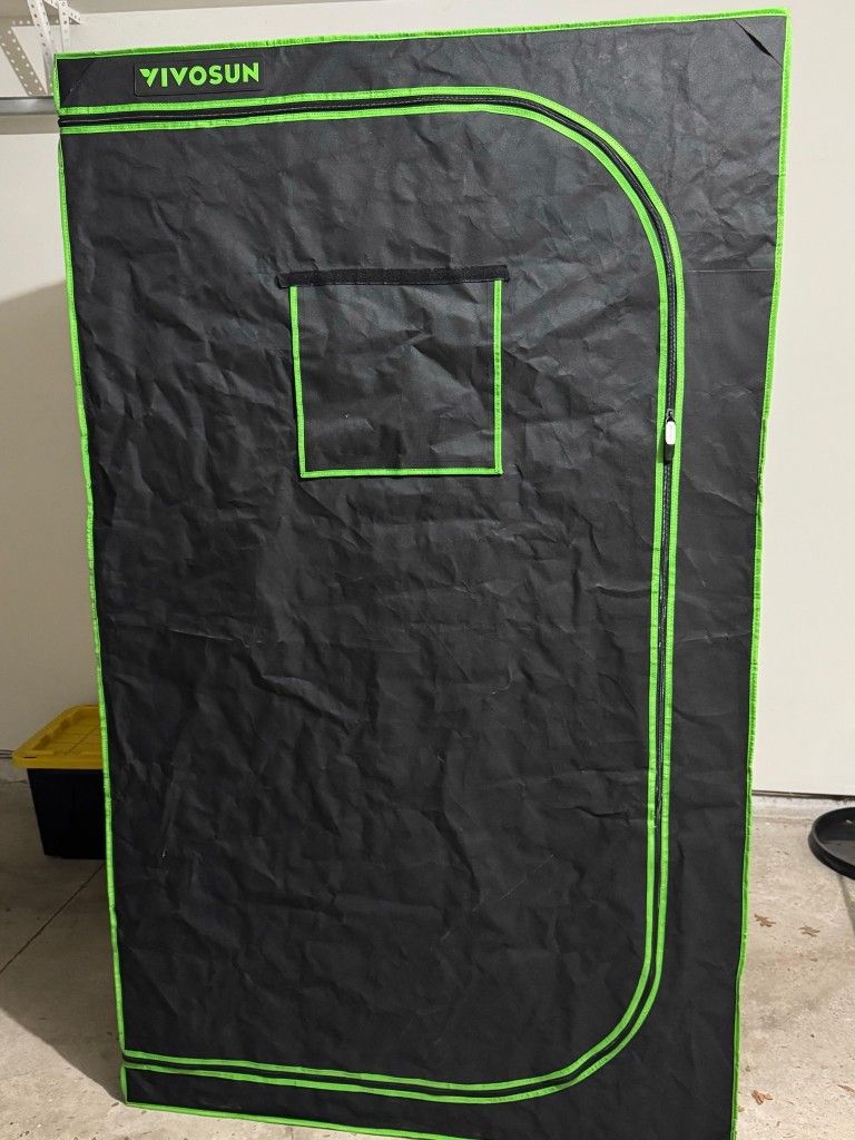 4'x4' Vivosun Smart tent w/ everything for over 10 harvest