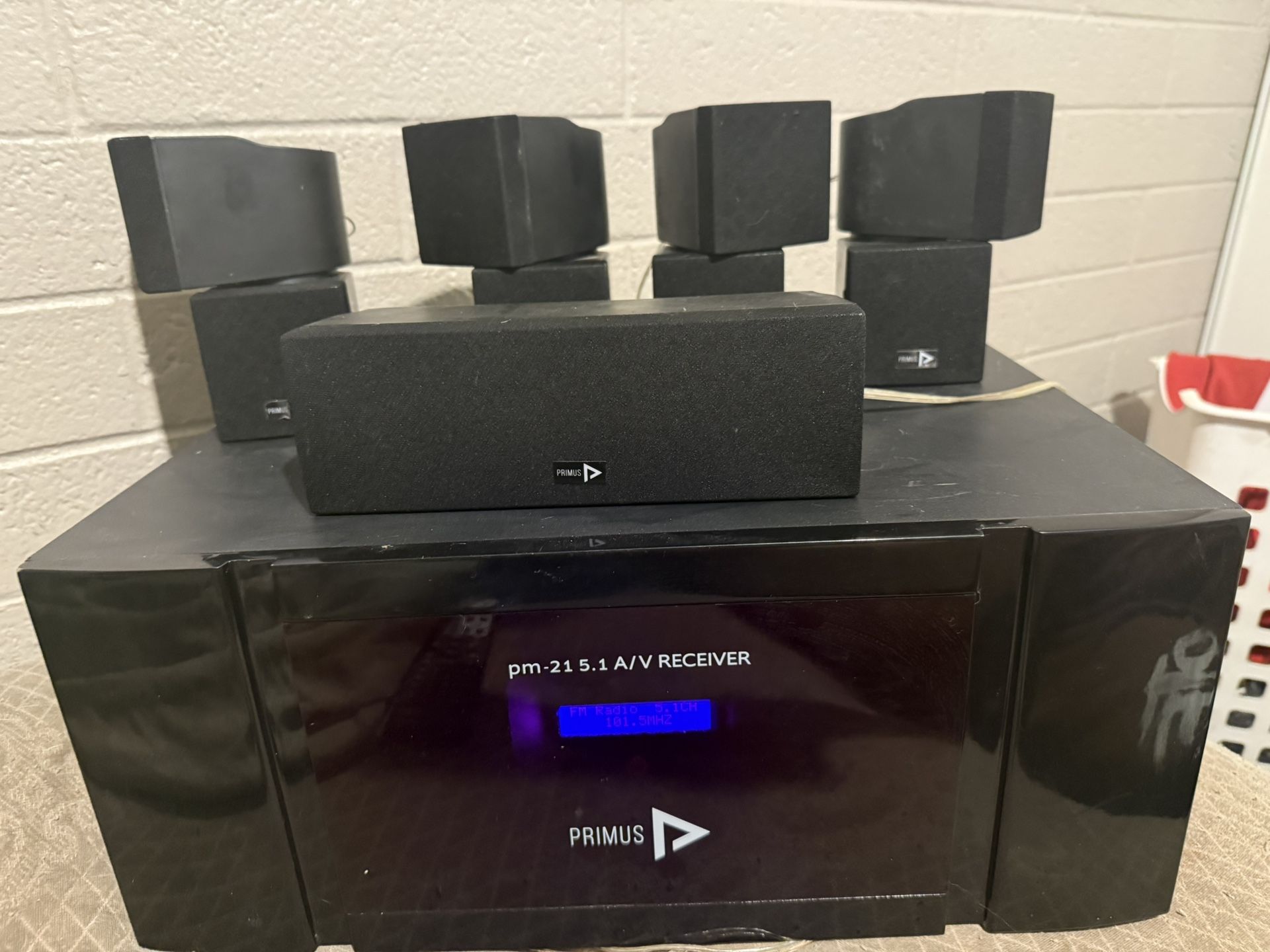 House Speakers Also Has Bluetooth & Radio