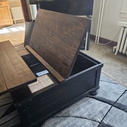 Valebeck Coffee Table Set 
