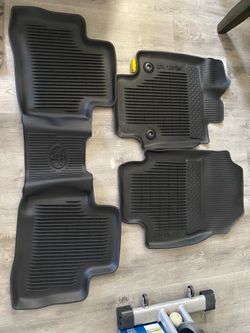 Toyota rav4 OEM allwheather floor mats