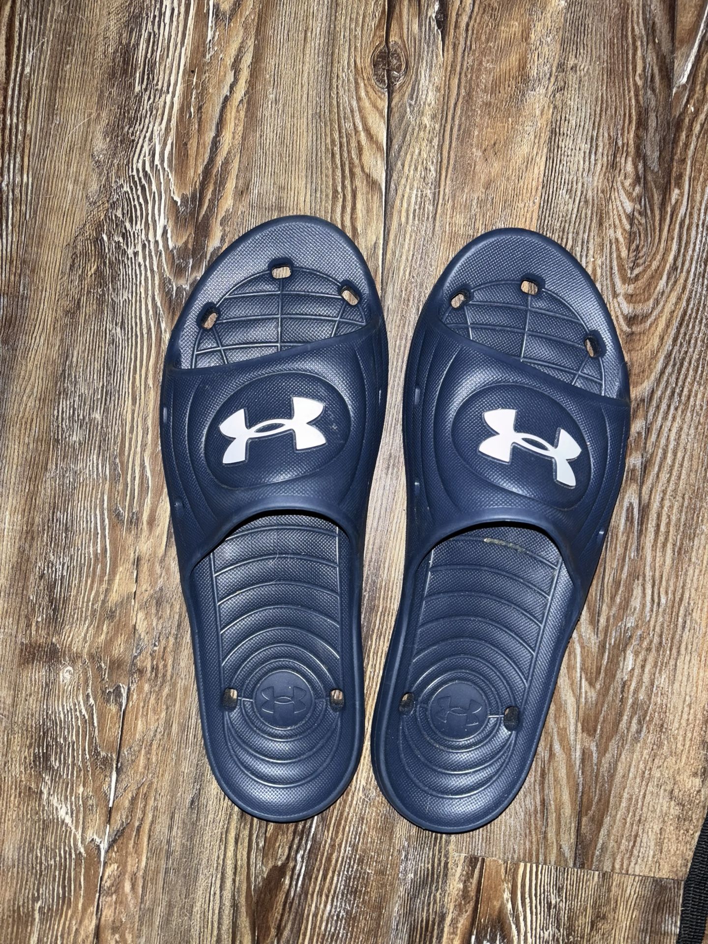 Men’s Under Armour Slides Brand New