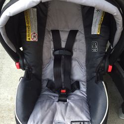 Graco Car seat and carrier w/2 Car Bases 
