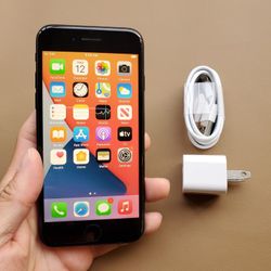 iPhone 7 - UNLOCKED - Like New  