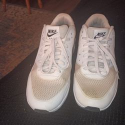 Nikes Air Max 90s. Women's Size 9s.
