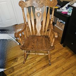 Soild Wood Antique Rocking Chair