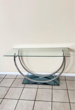 Glass & Chrome Console Table – Modern Style / Mesa Consola de Vidrio y Cromo – Estilo Moderno