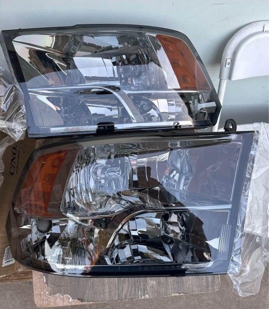 09-18 RAM Headlights Faros Calaveras Micas Luces